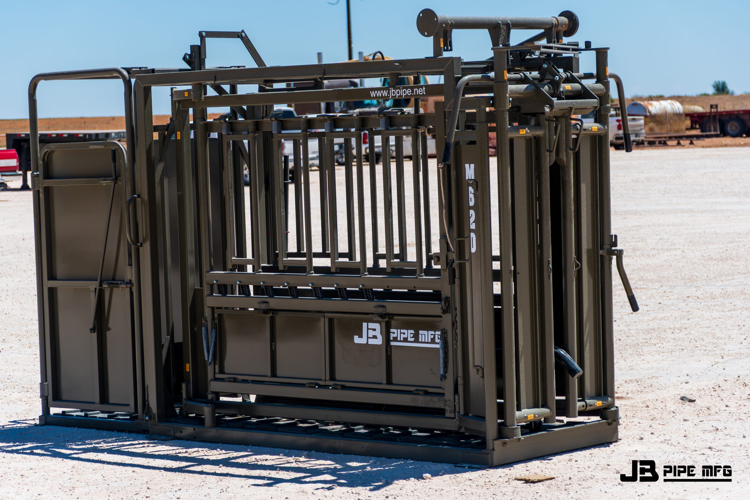 M620 Squeeze Chute -3